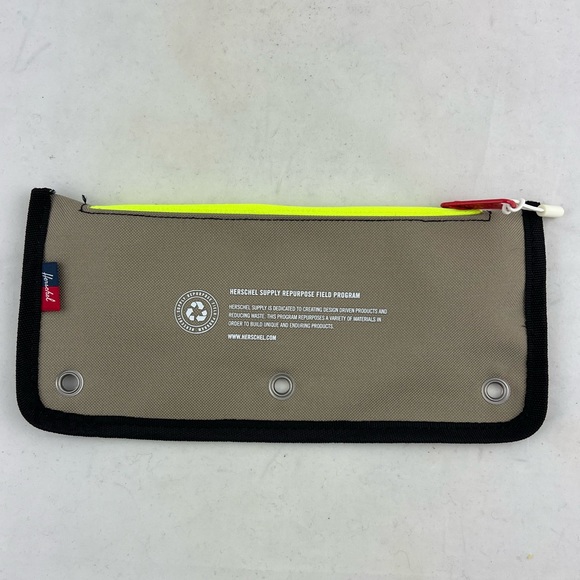 Herschel Brand New Binder Pencil Case - Picture 2 of 4